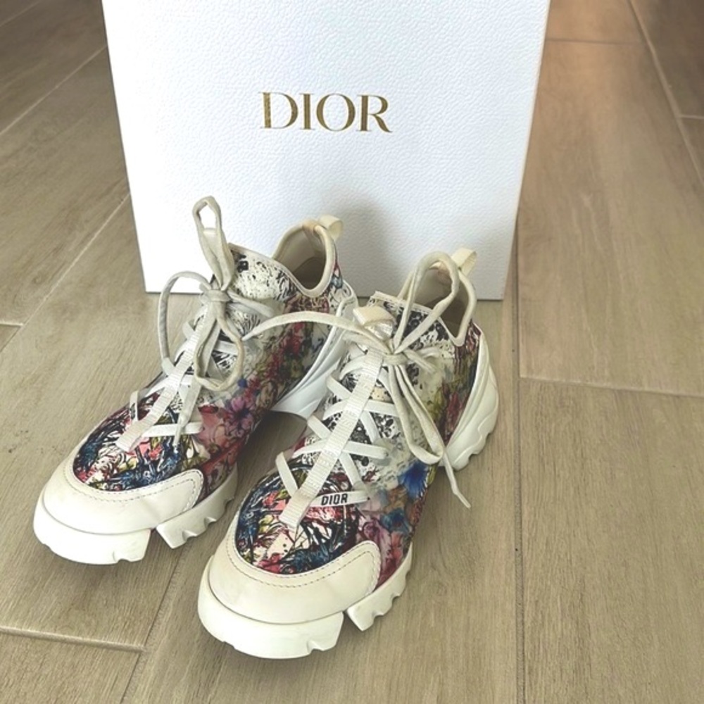 Dior D connect sneaker 9.5 with box zodiac print